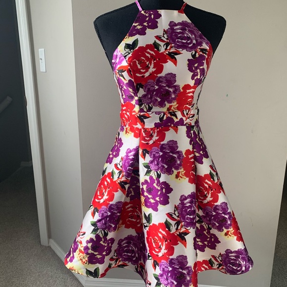 B Darlin Dresses & Skirts - B. Darlin Spaghetti strap Floral Dress